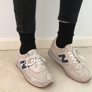 New Balance tennis shoes